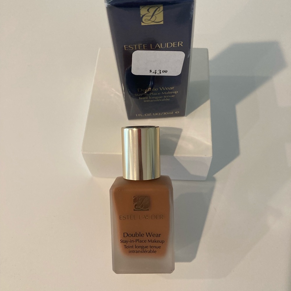 ESTEE LAUDER DOUBLE WEAR FOUNDATION